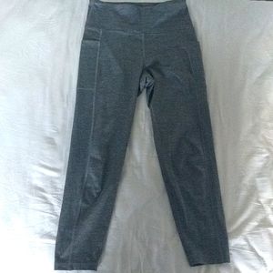 Grey athletic leggings with pockets